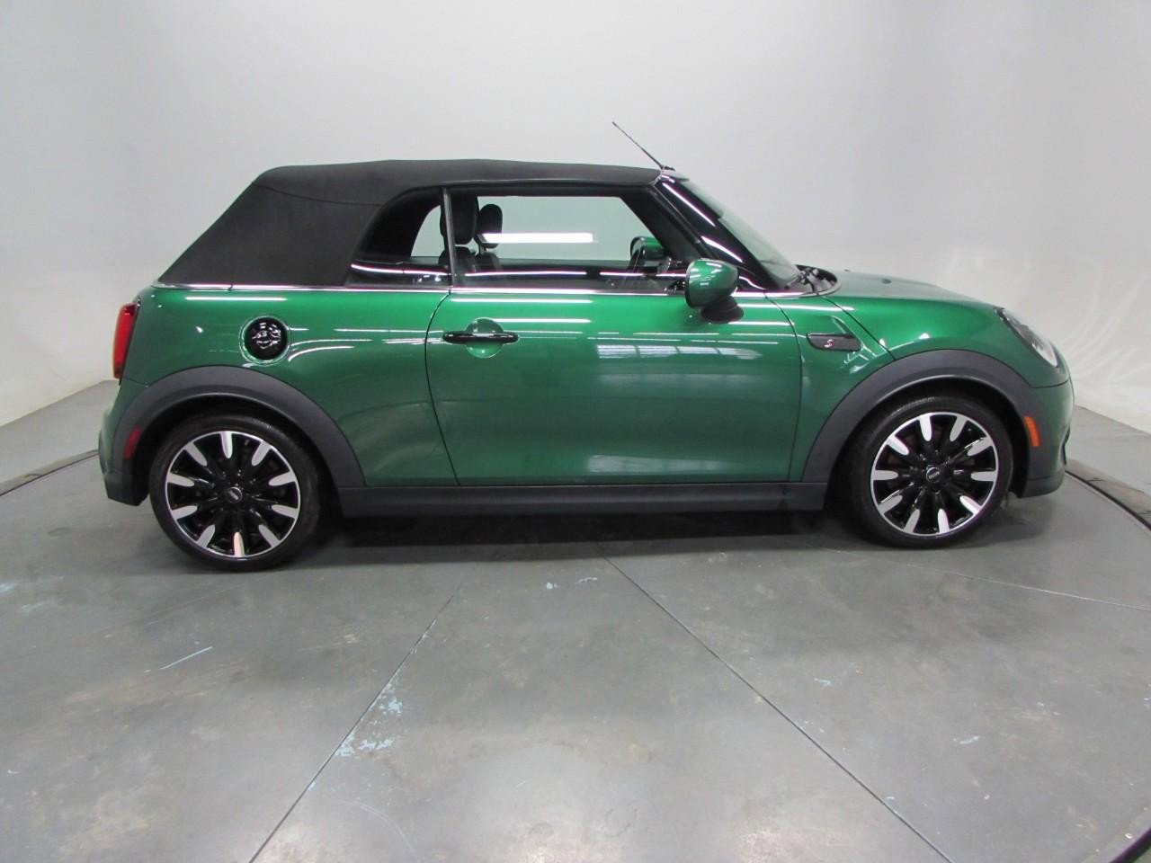 Used 2022 MINI Cooper S w/ Premium Package image 8