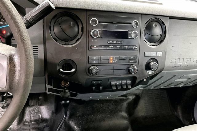 Used 2015 Ford F550 4x4 Regular Cab Super Duty image 4