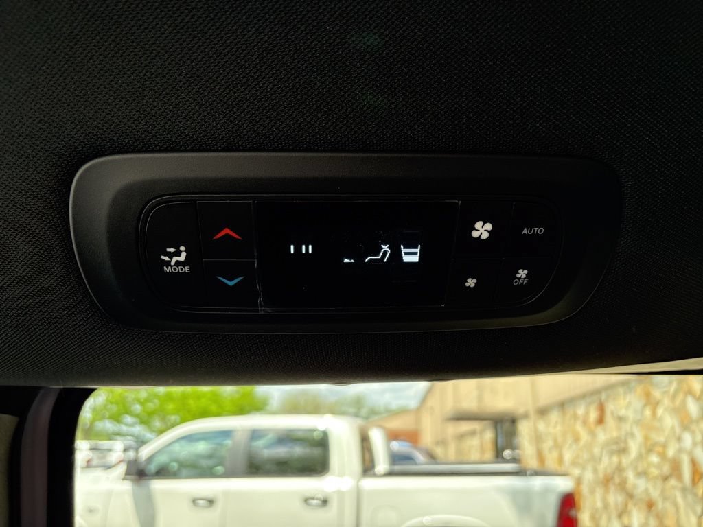 New 2026 Chrysler Pacifica Select FWD image 41