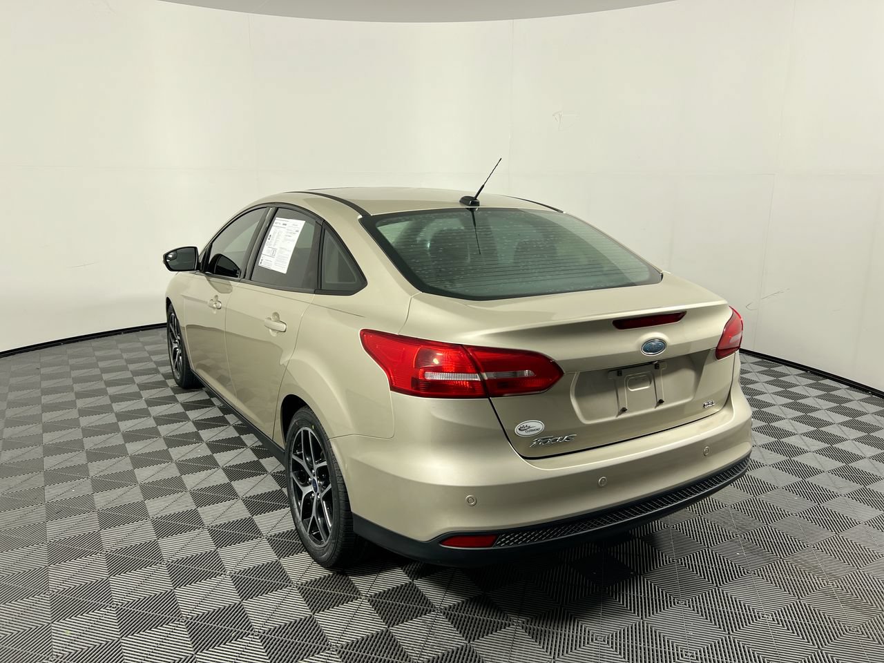 Used 2017 Ford Focus SEL FWD image 5
