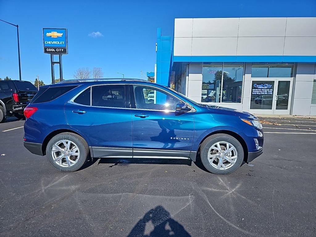 Used 2020 Chevrolet Equinox LT image 2