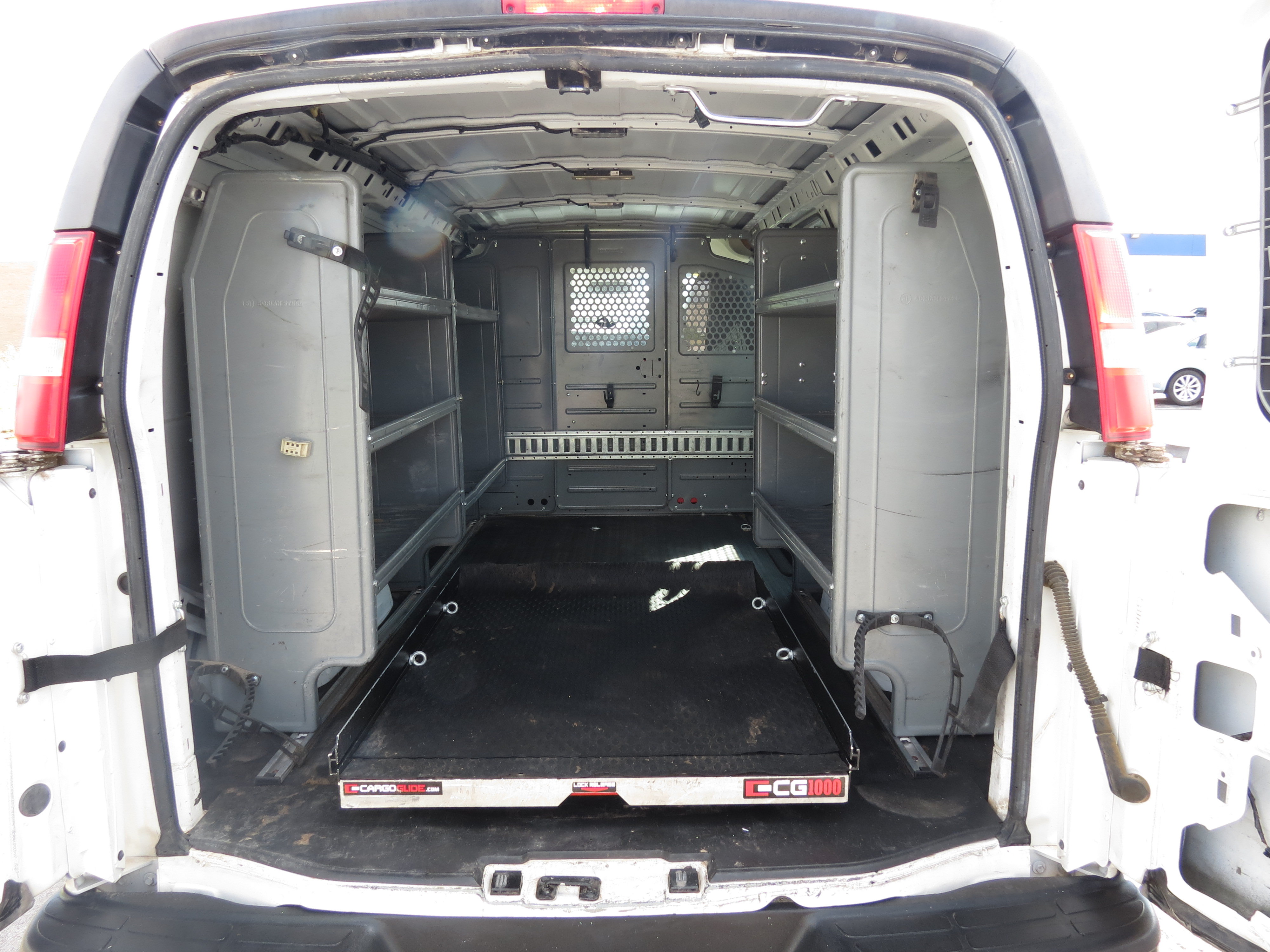 Used 2015 Chevrolet Express 2500 RWD image 30