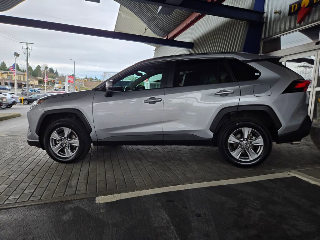 Used 2024 Toyota RAV4 XLE w/ Convenience Package AWD/4WD image 8
