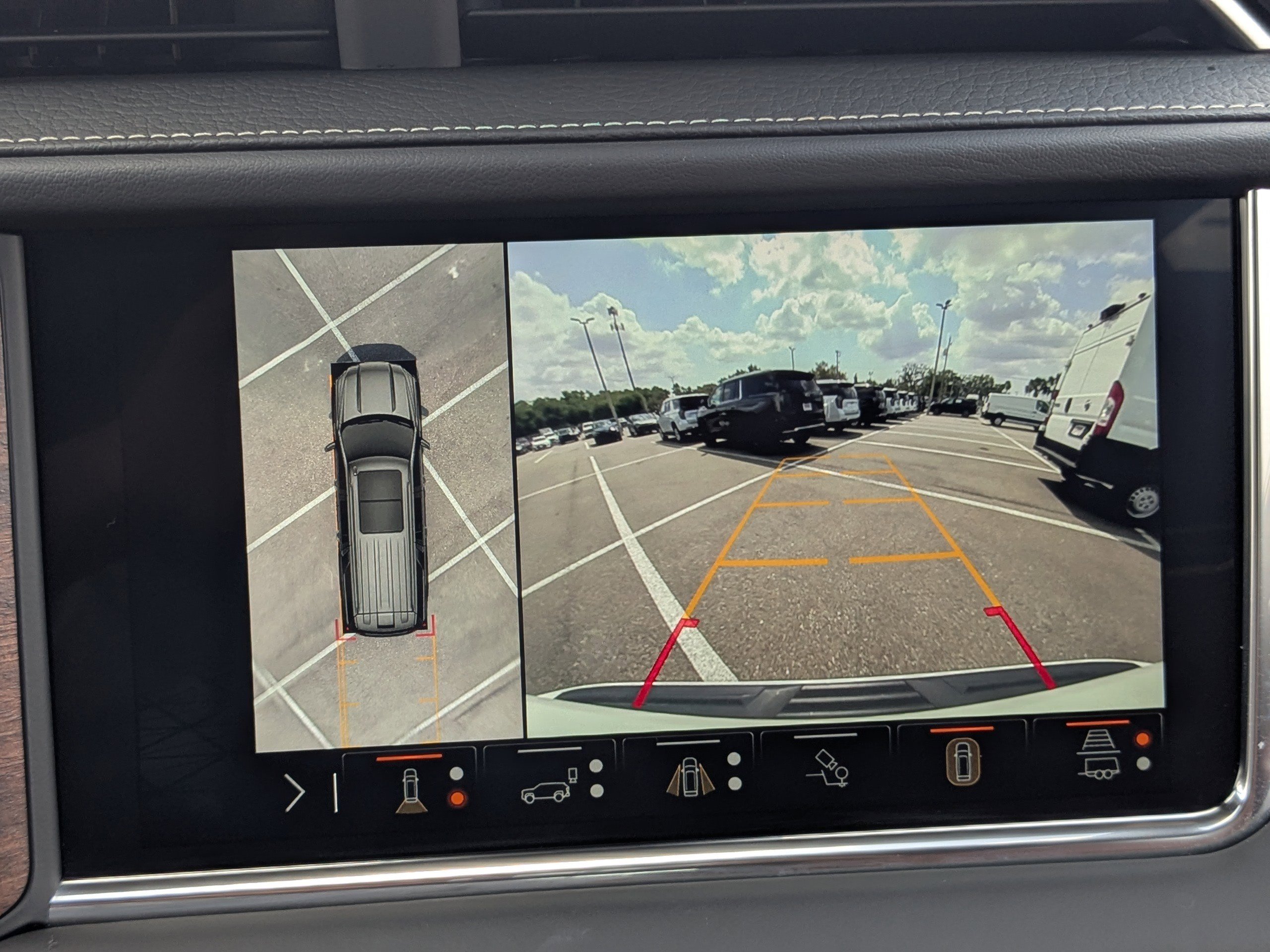 Used 2023 GMC Yukon XL Denali Ultimate image 25