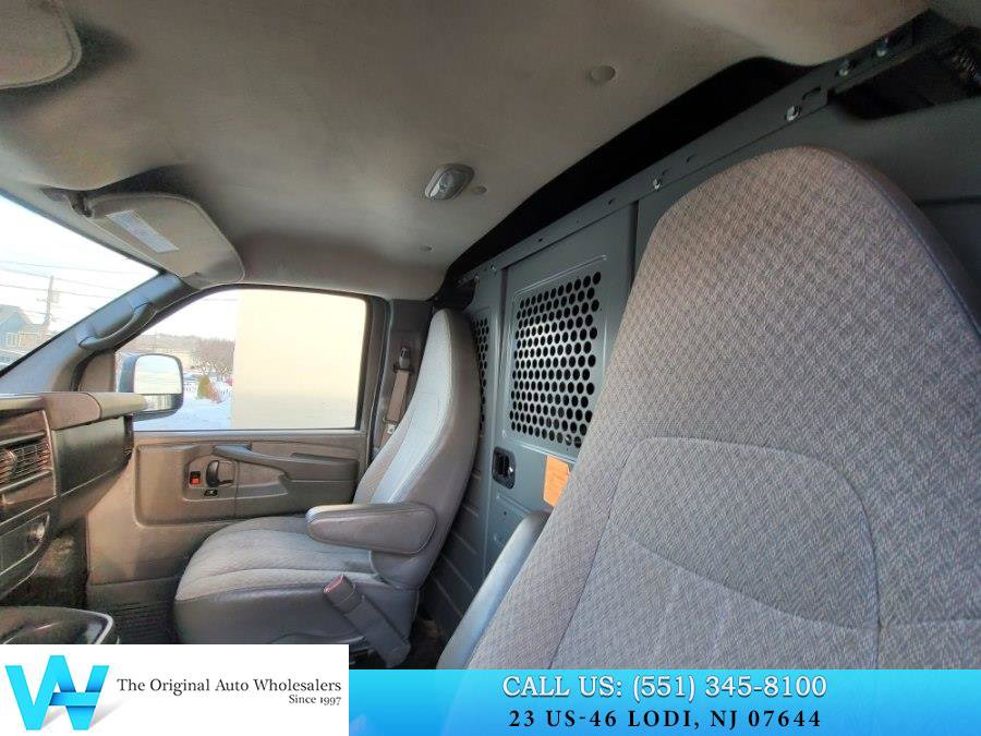 Used 2010 Chevrolet Express 2500 image 11