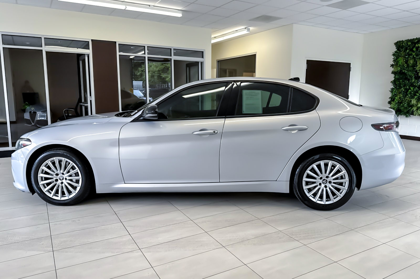Used 2024 Alfa Romeo Giulia Sprint AWD/4WD image 7