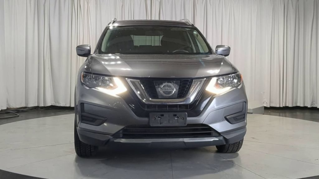 Used 2017 Nissan Rogue SV AWD/4WD image 3