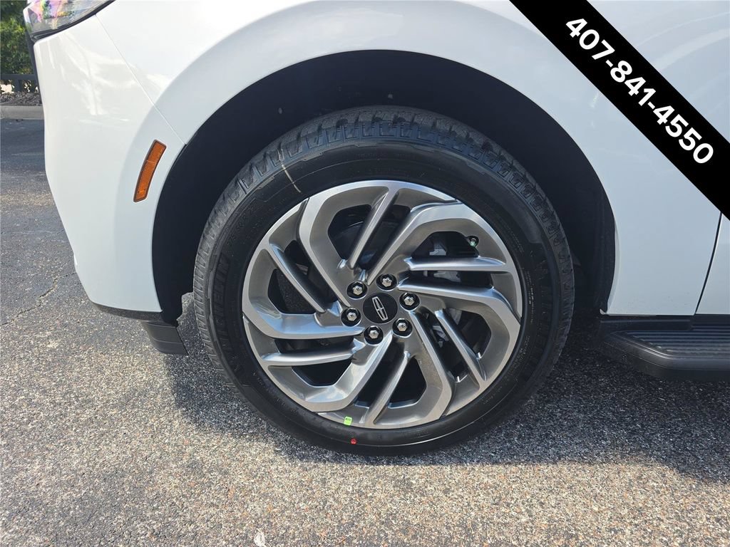 New 2027 Lincoln Navigator Premiere RWD image 8