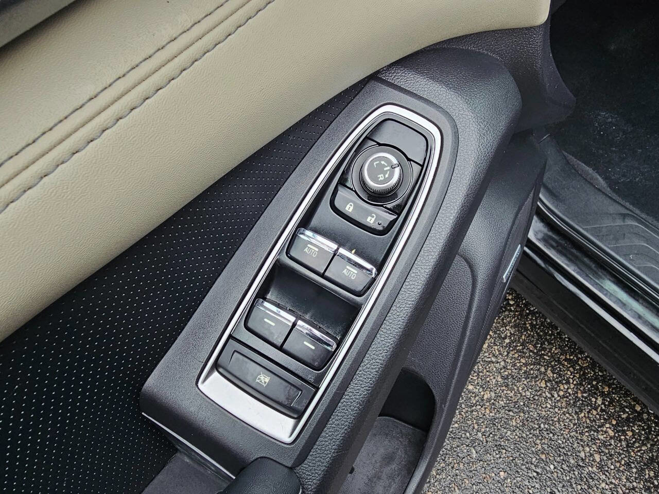 Used 2019 Subaru Ascent Limited image 12