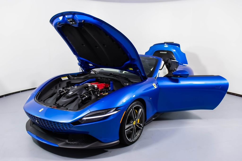 Certified 2025 Ferrari Roma Spider RWD image 33
