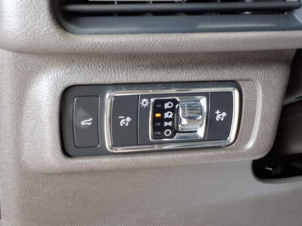 Certified 2022 Lincoln Corsair FWD image 18