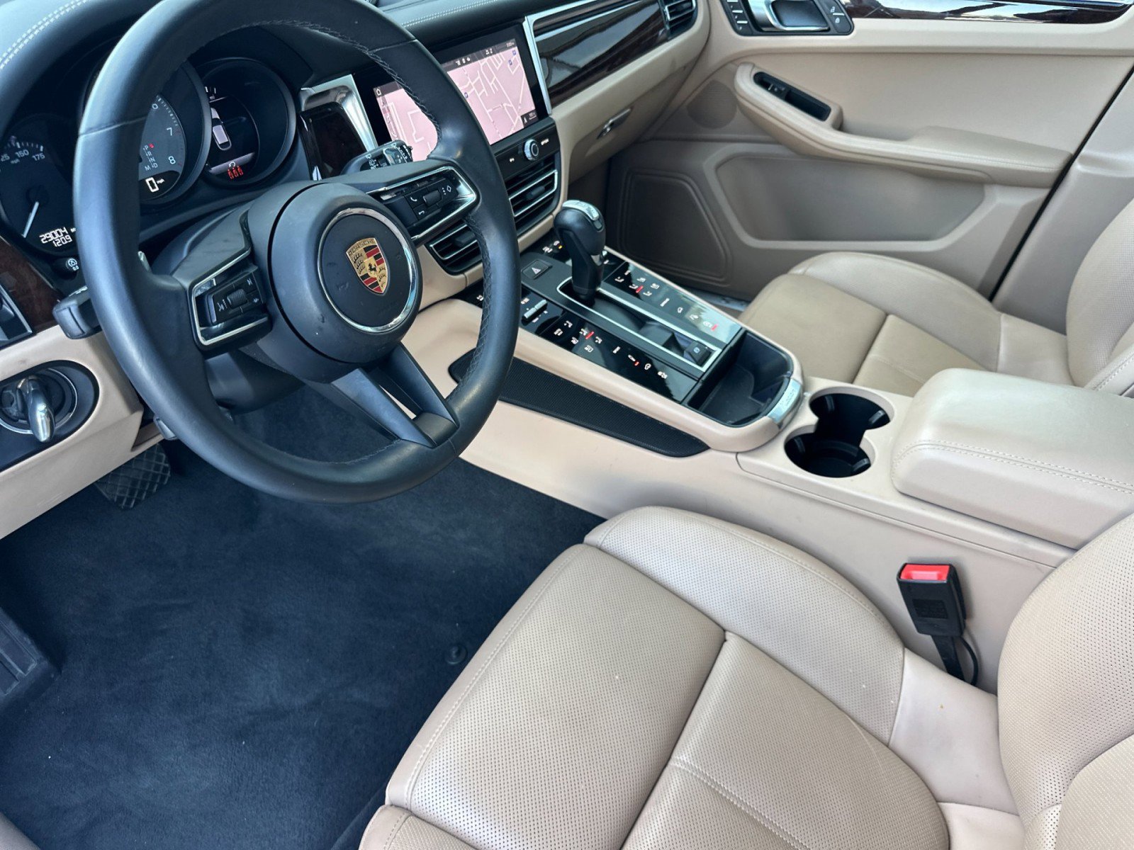 Used 2023 Porsche Macan S AWD/4WD image 4
