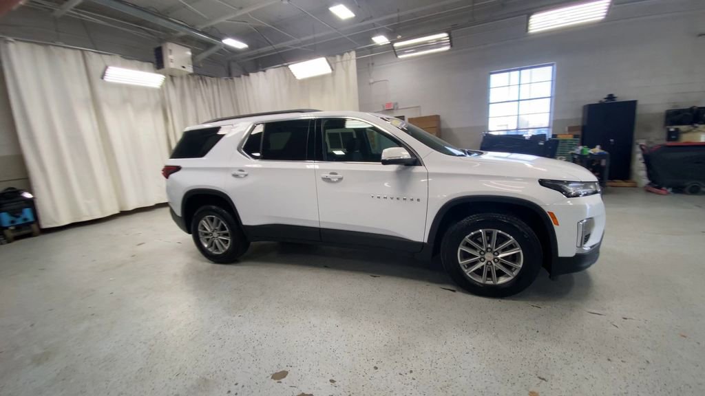 Certified 2023 Chevrolet Traverse LT FWD image 3