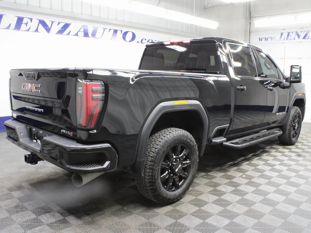 Used 2024 GMC Sierra 2500 AT4 image 4