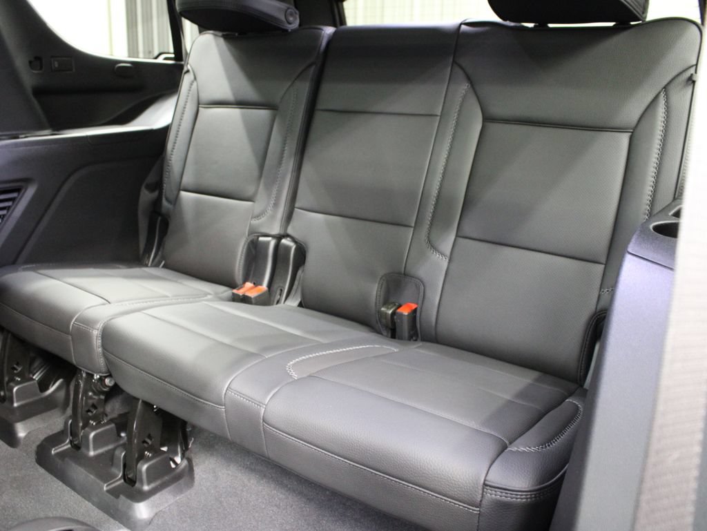 Used 2026 GMC Yukon Denali w/ Sun & Power Step Package AWD/4WD image 19