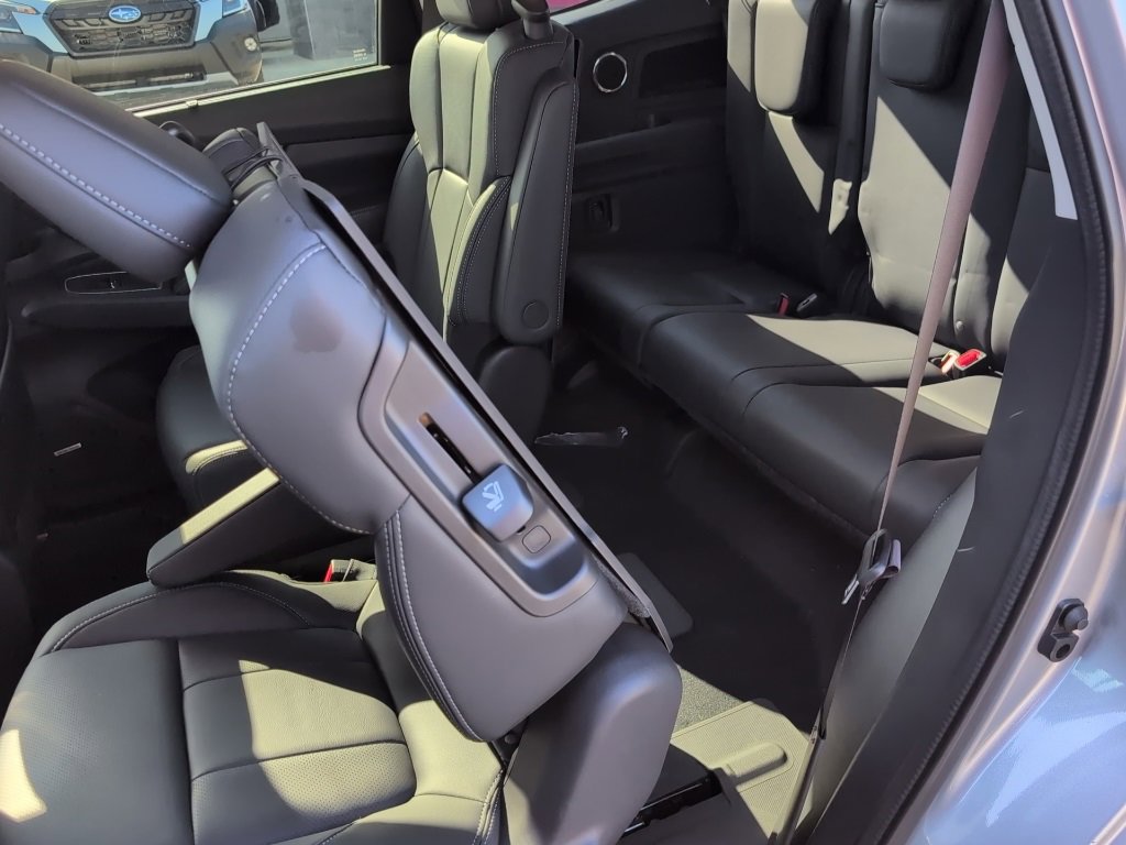New 2025 Subaru Ascent Limited image 46