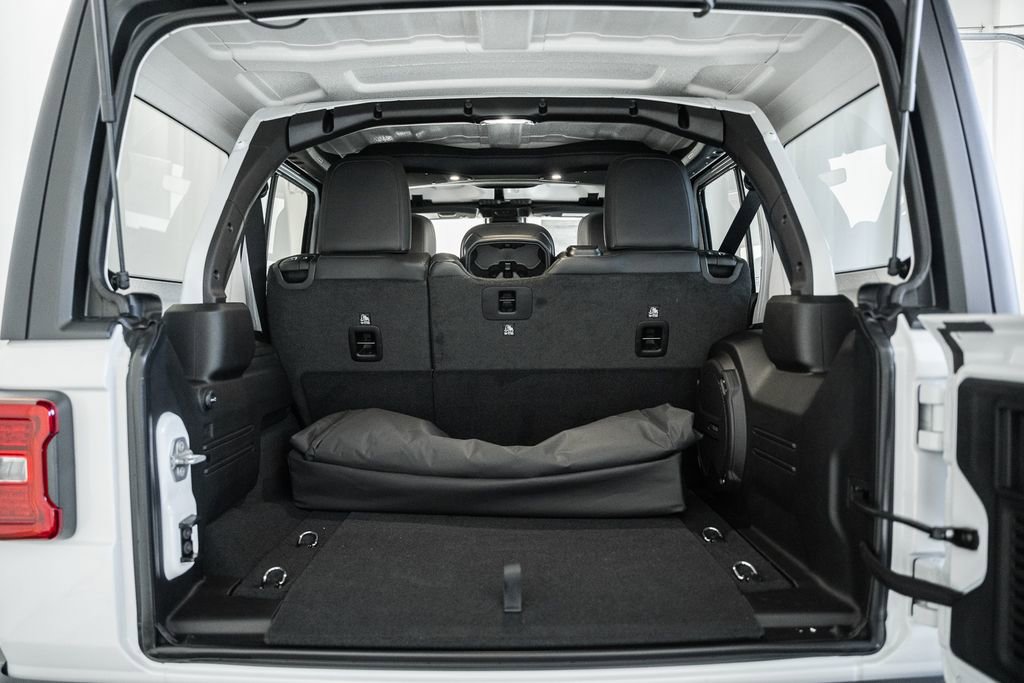 New 2025 Jeep Wrangler Rubicon w/ Steel Bumper Group image 8