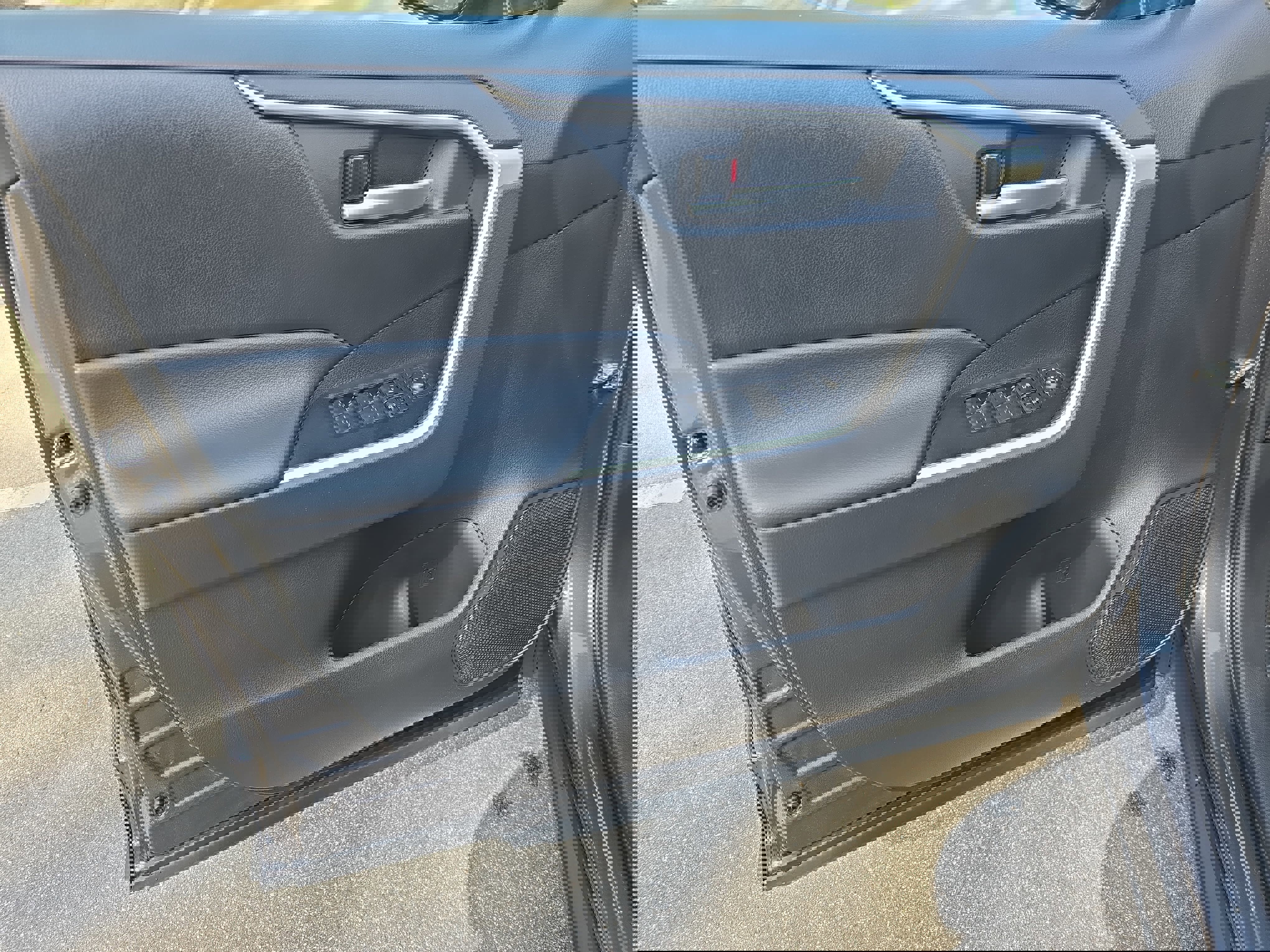 Used 2025 Toyota RAV4 XLE w/ Convenience Package image 28