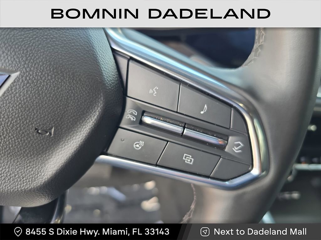 Certified 2025 Chevrolet Suburban Premier image 28