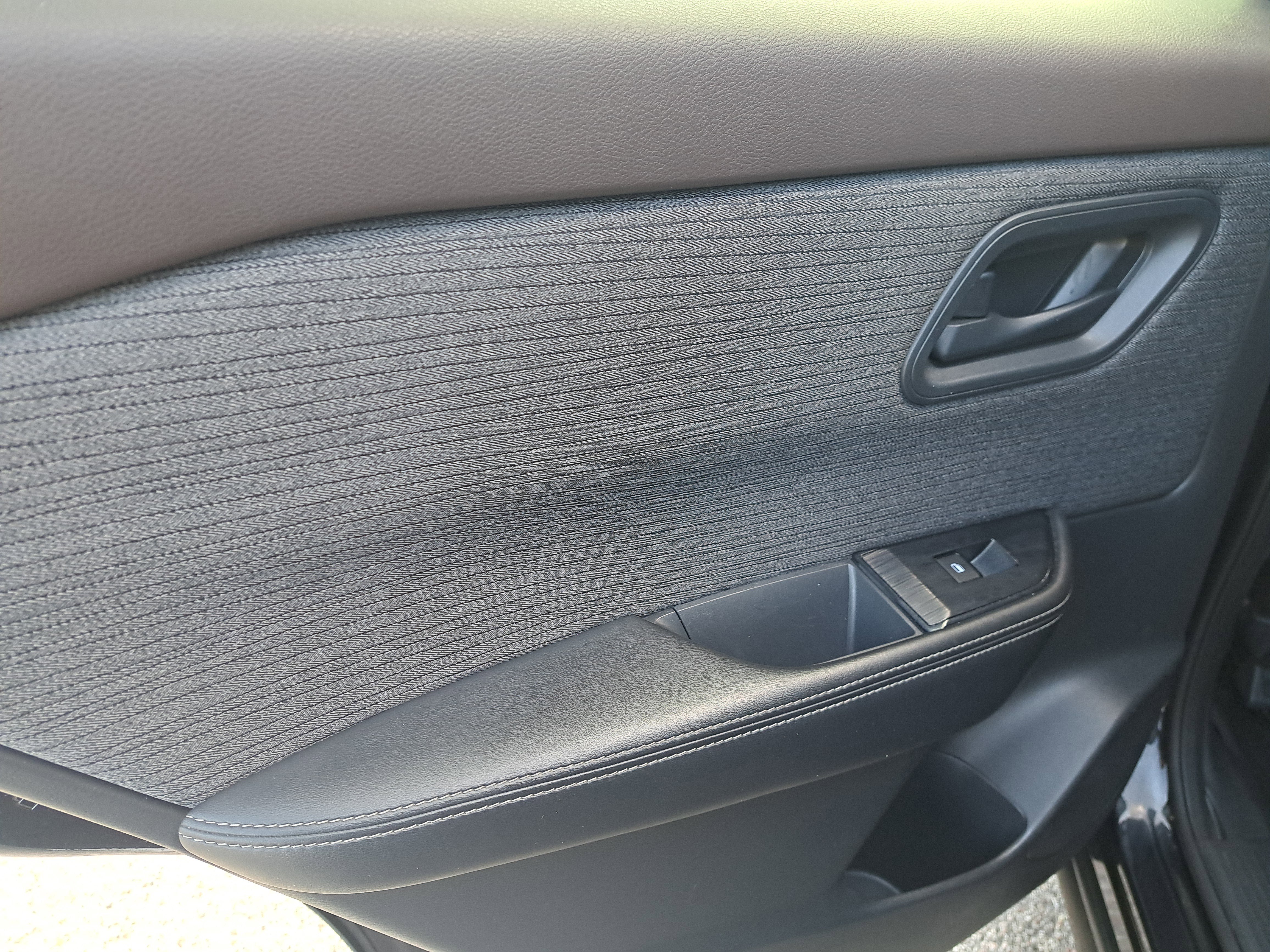 Used 2021 Nissan Rogue S FWD image 17