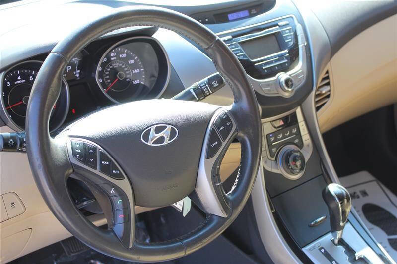 Used 2013 Hyundai Elantra Limited image 20