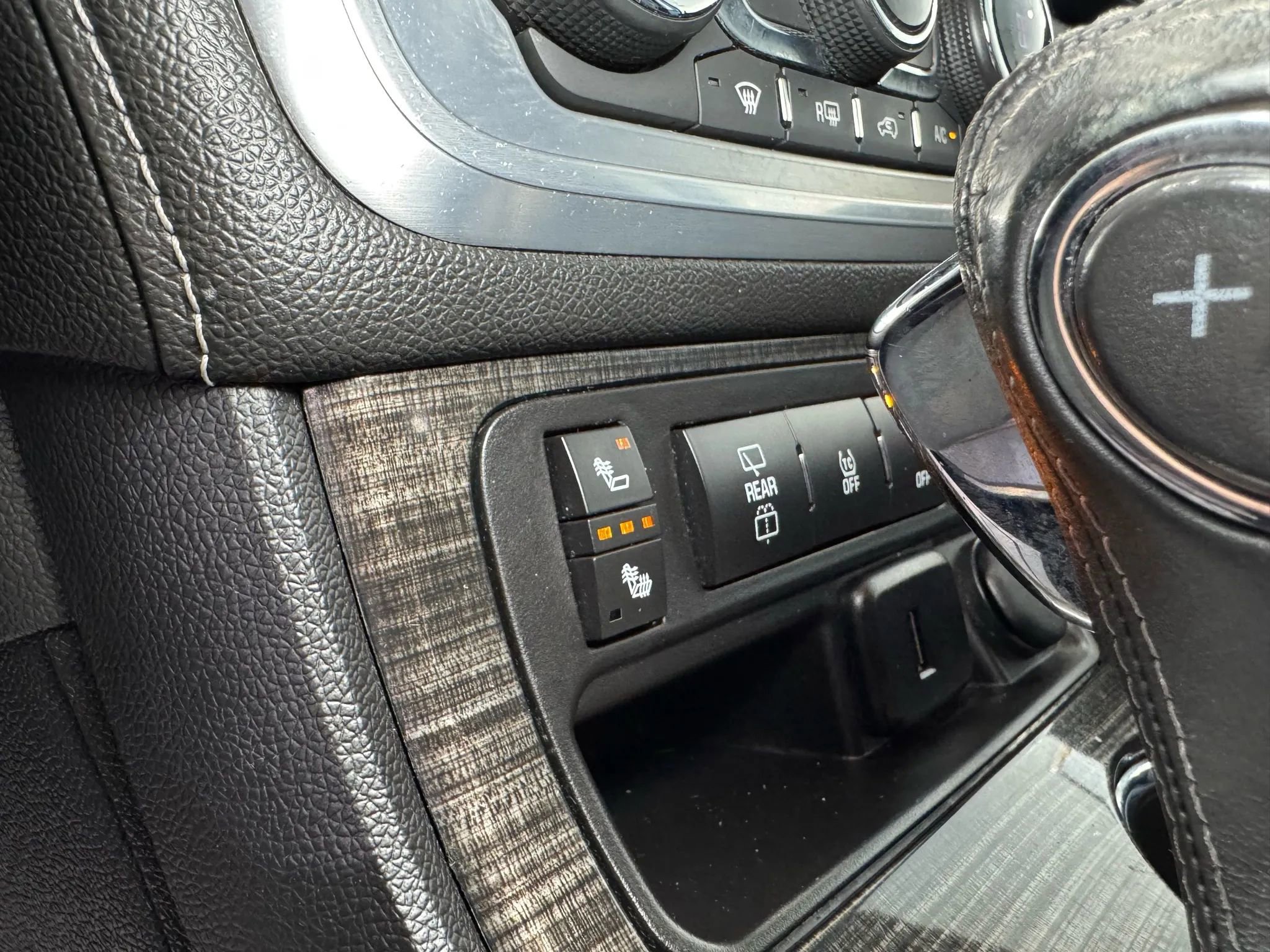 Used 2017 GMC Acadia Limited SLT image 15