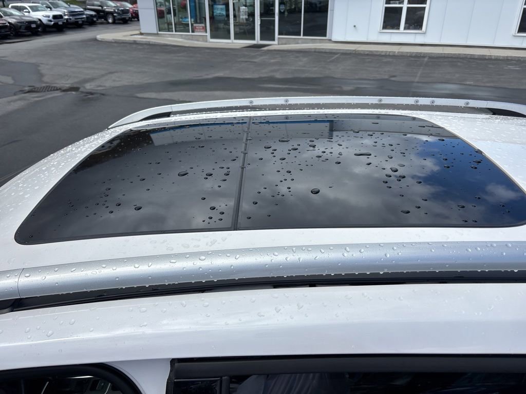 Used 2019 Ford Escape Titanium AWD/4WD image 24