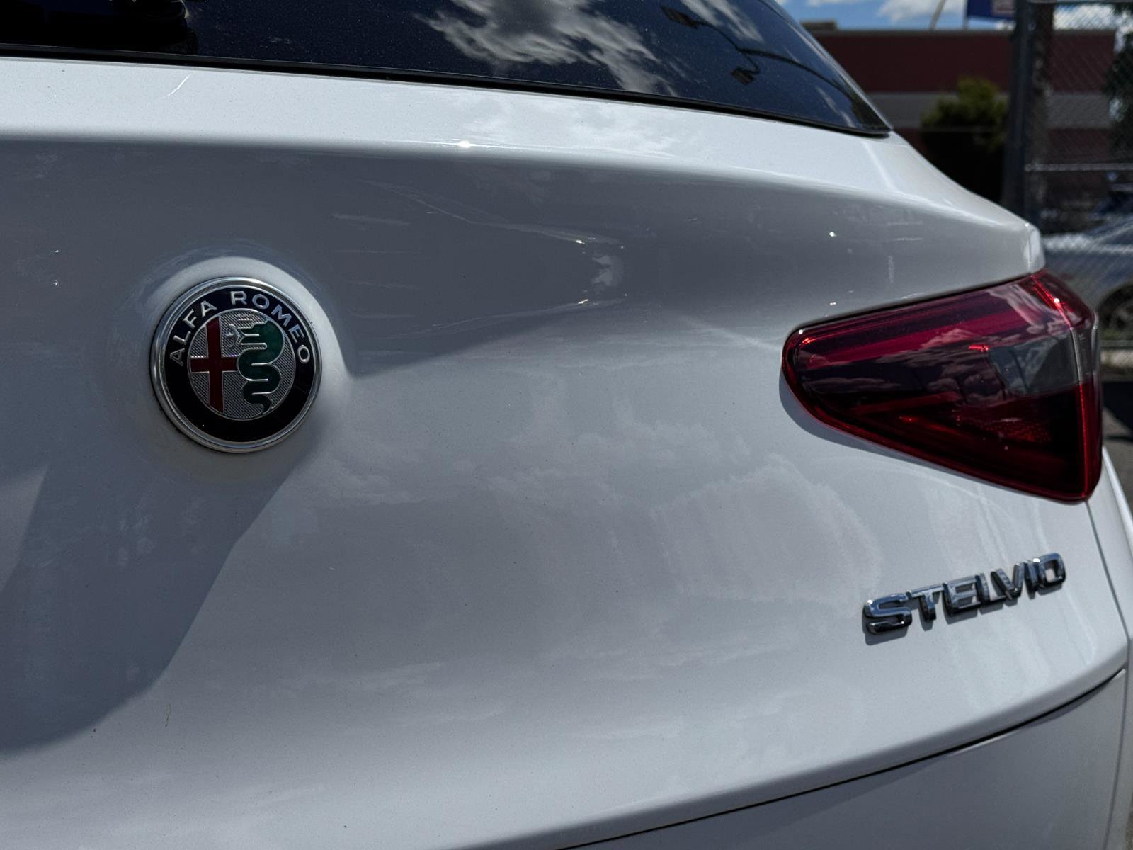 Used 2022 Alfa Romeo Stelvio Ti image 5