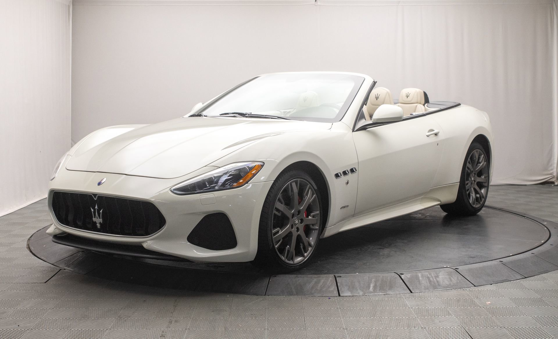 Used 2018 Maserati GranTurismo Sport image 7