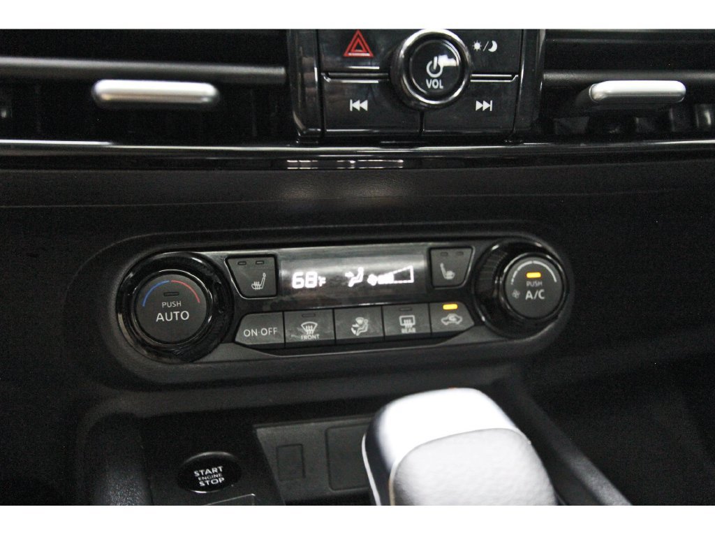 Used 2026 Nissan Kicks SV w/ SV Premium Package FWD image 27