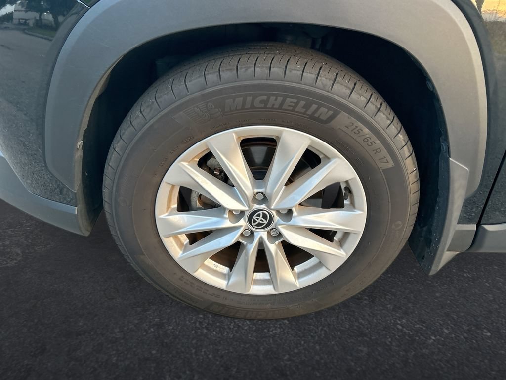 Used 2024 Toyota Corolla Cross LE FWD image 10