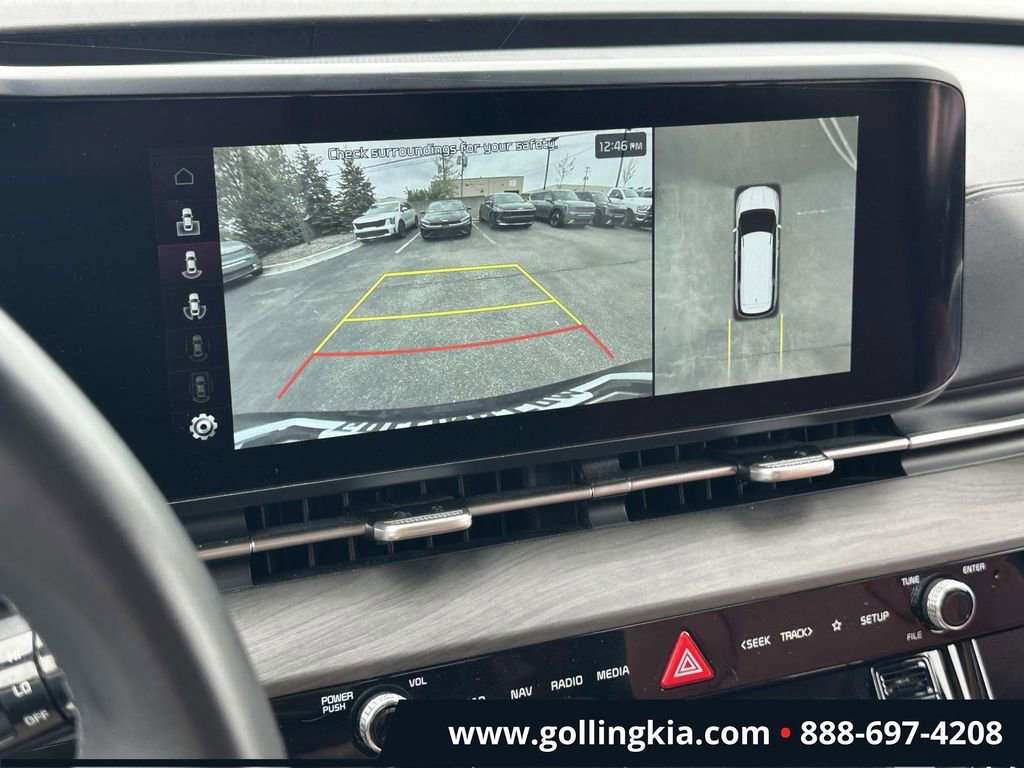 Used 2023 Kia Carnival SX w/ Paint Protection Package FWD image 23