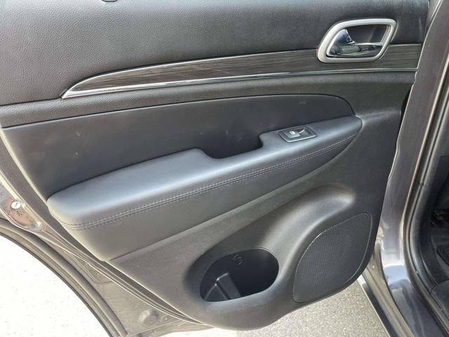 Used 2018 Jeep Grand Cherokee Overland AWD/4WD image 6