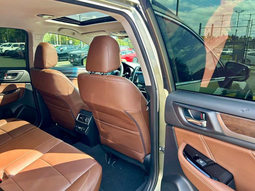 Used 2018 Subaru Outback 3.6R Touring AWD/4WD image 12