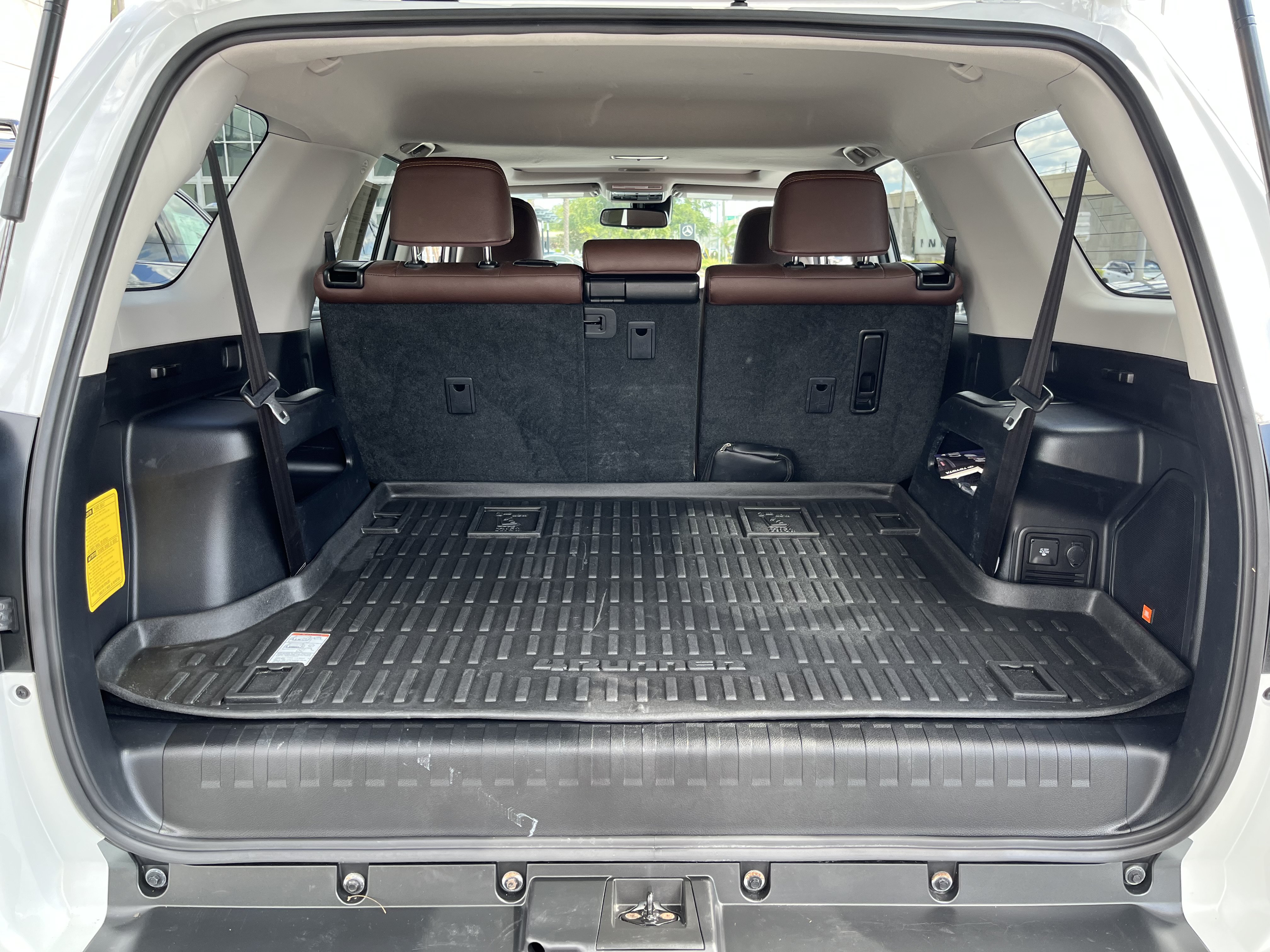 Used 2024 Toyota 4Runner Limited AWD/4WD image 19
