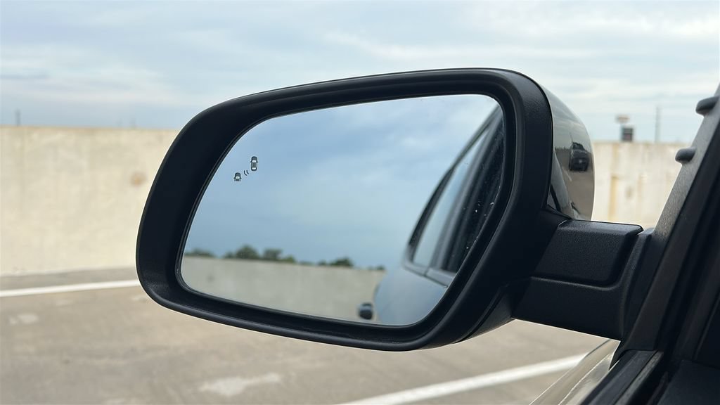 Used 2025 Hyundai Venue SEL FWD image 19