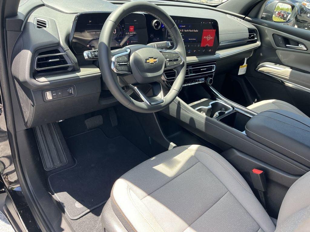 New 2025 Chevrolet Traverse LT w/ Driver Confidence Package image 11