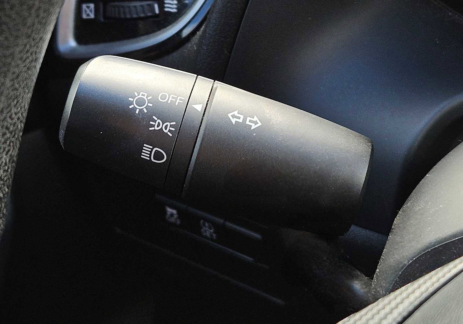 Used 2014 MAZDA MAZDA3 i Sport image 18