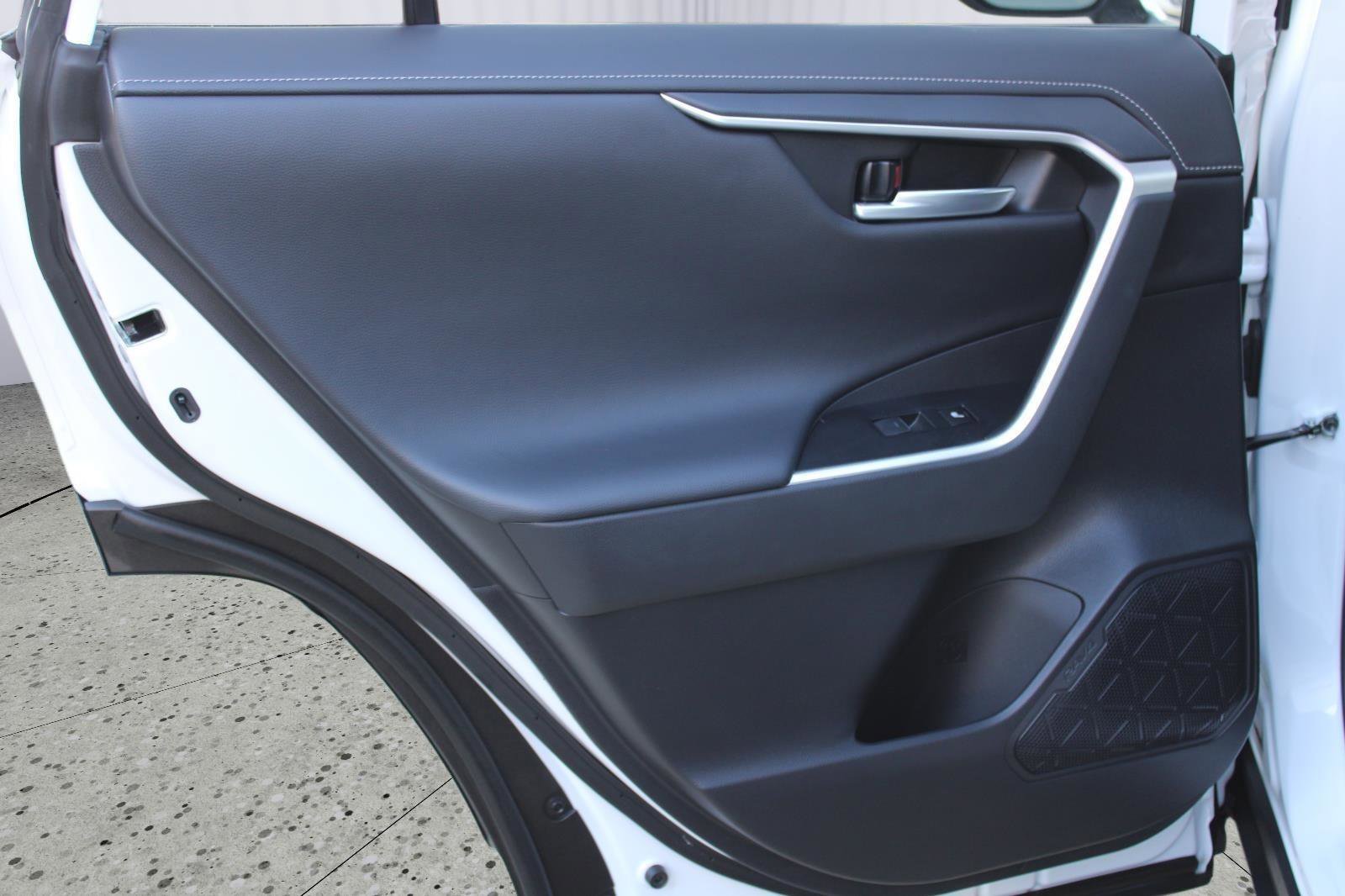 Used 2024 Toyota RAV4 Limited image 43