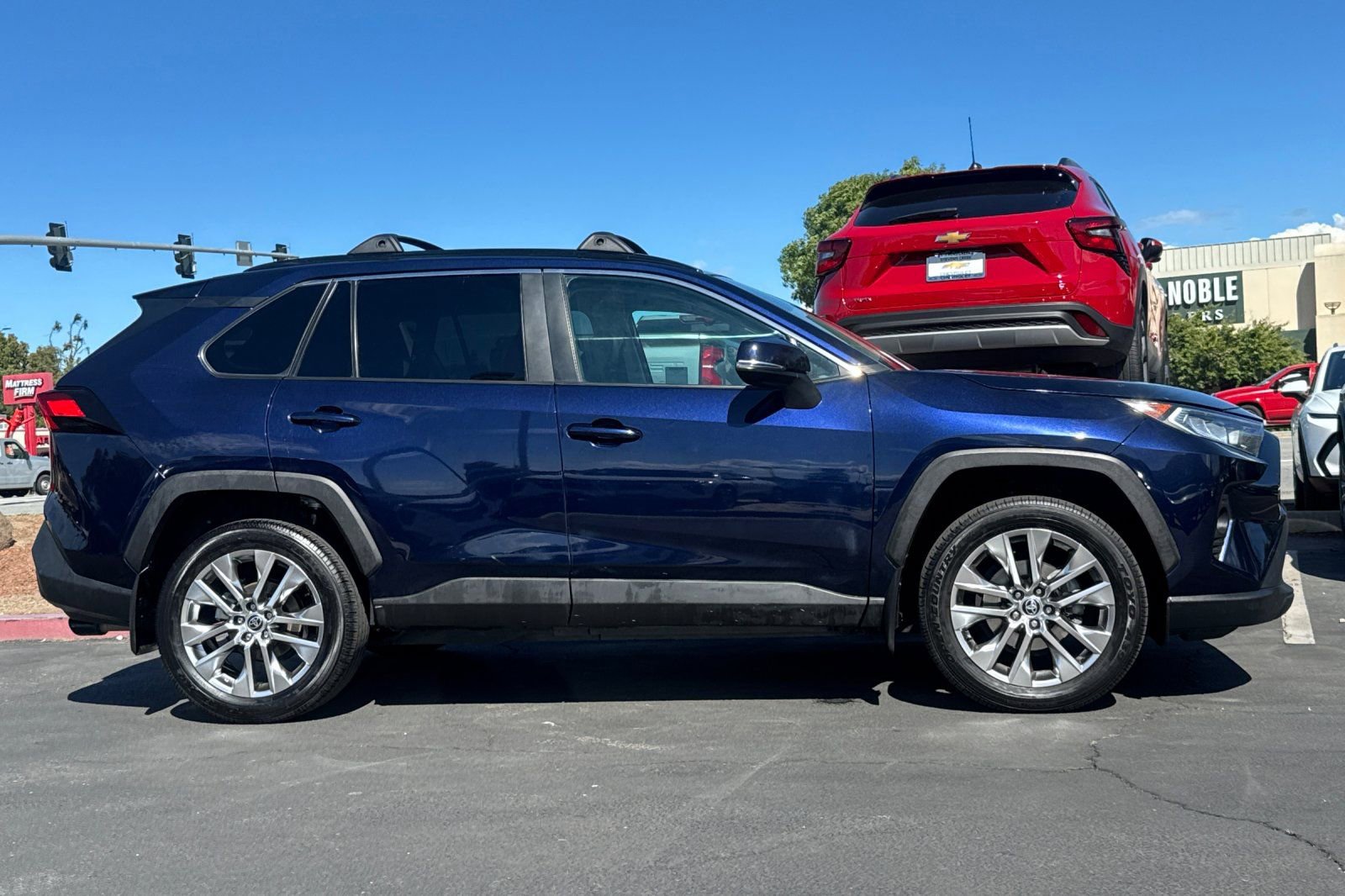 Used 2021 Toyota RAV4 XLE Premium w/ Carpet Mat Package (TMS) image 4