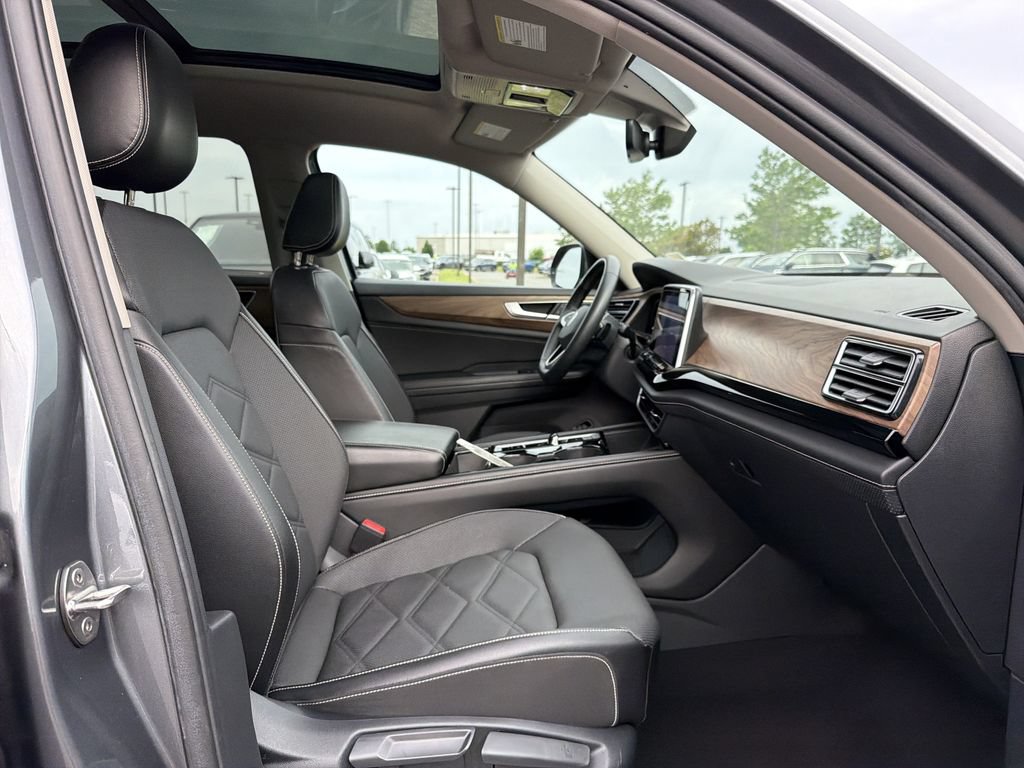 Used 2024 Volkswagen Atlas SE FWD image 20