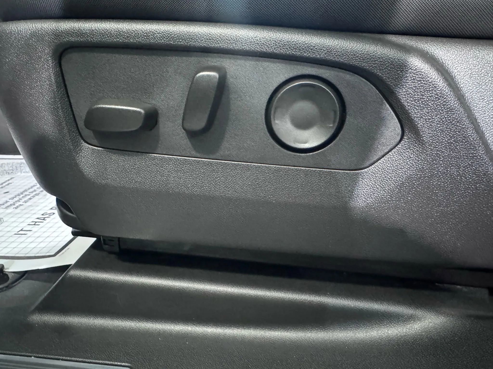 Used 2024 GMC Hummer EV 2X w/ LPO, Illumination Package image 11