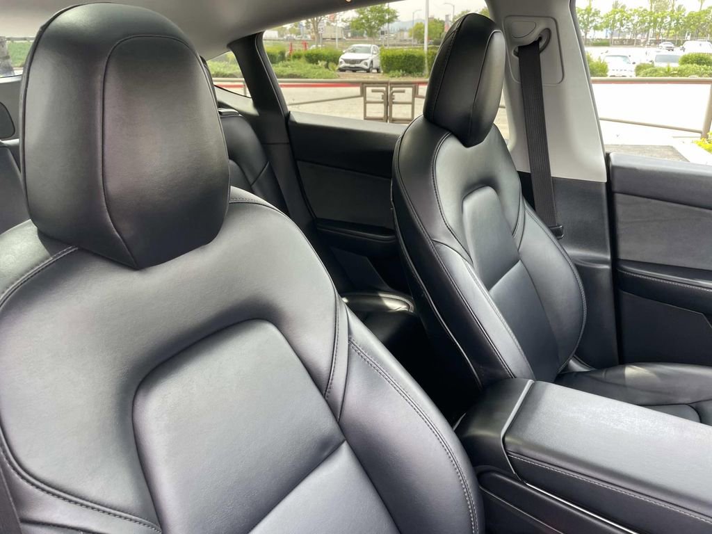 Used 2020 Tesla Model Y Long Range image 29