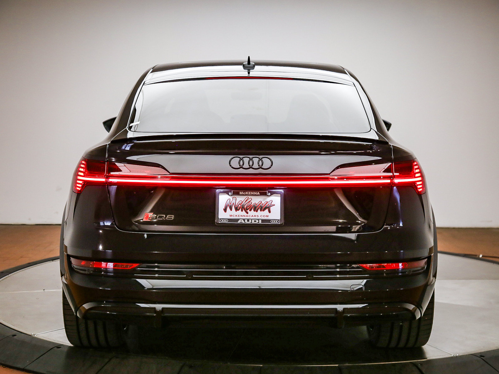Used 2023 Audi e-tron S Prestige w/ Prestige Package AWD/4WD image 14