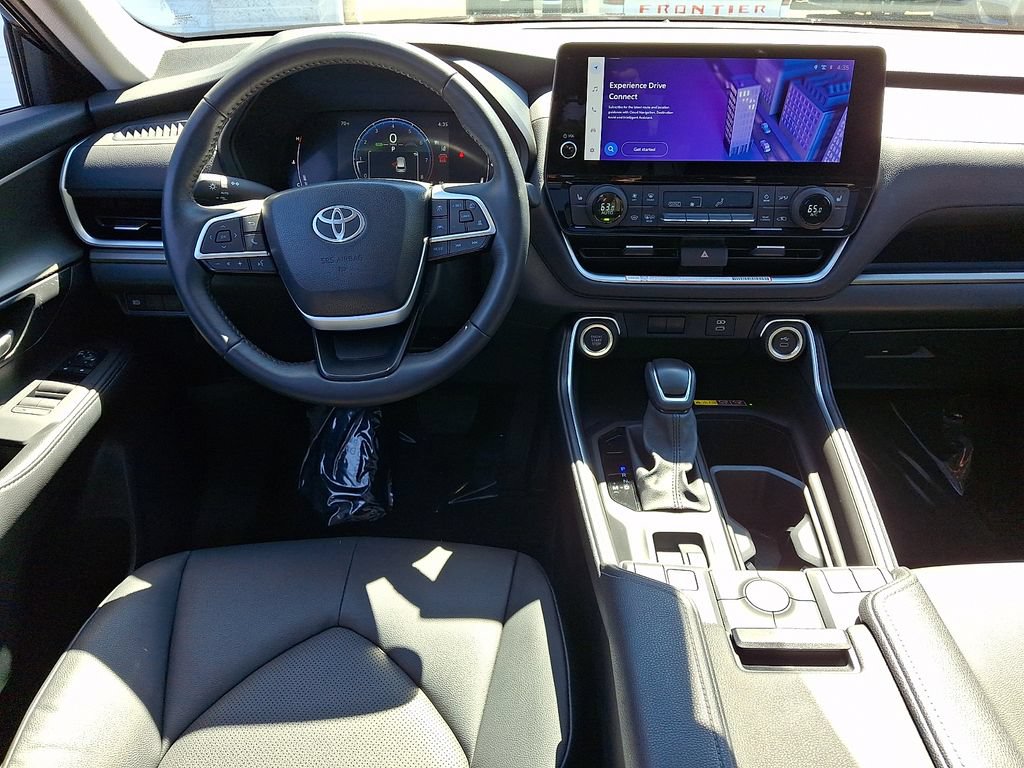 Certified 2025 Toyota Grand Highlander AWD image 12