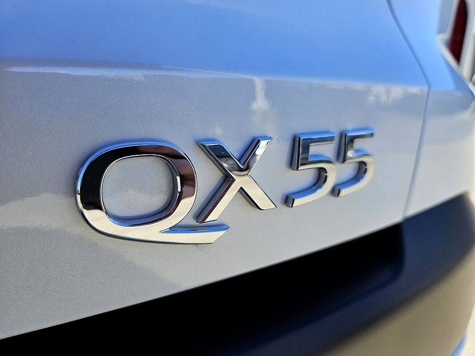 New 2025 INFINITI QX55 Essential image 14