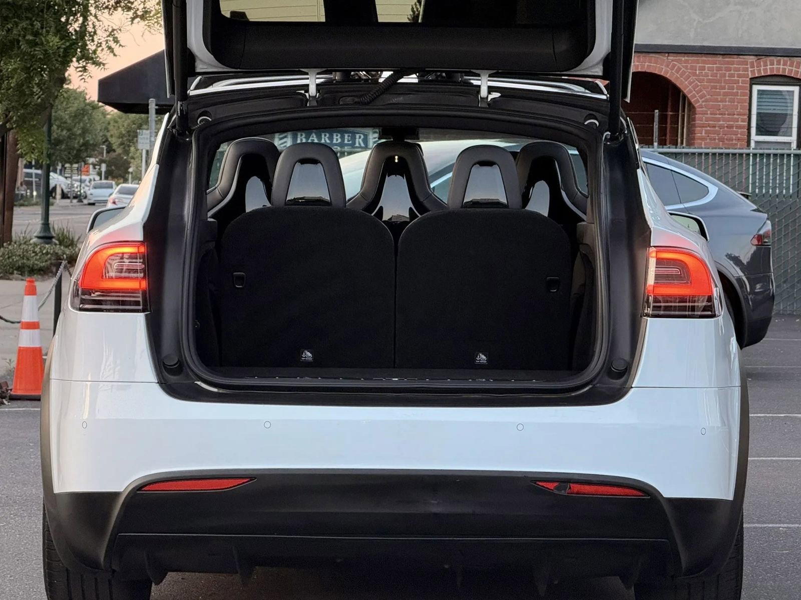 Used 2016 Tesla Model X 75D AWD/4WD image 10