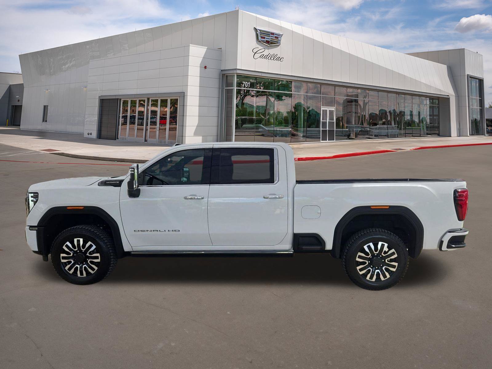 Used 2025 GMC Sierra 2500 Denali Ultimate AWD/4WD image 3