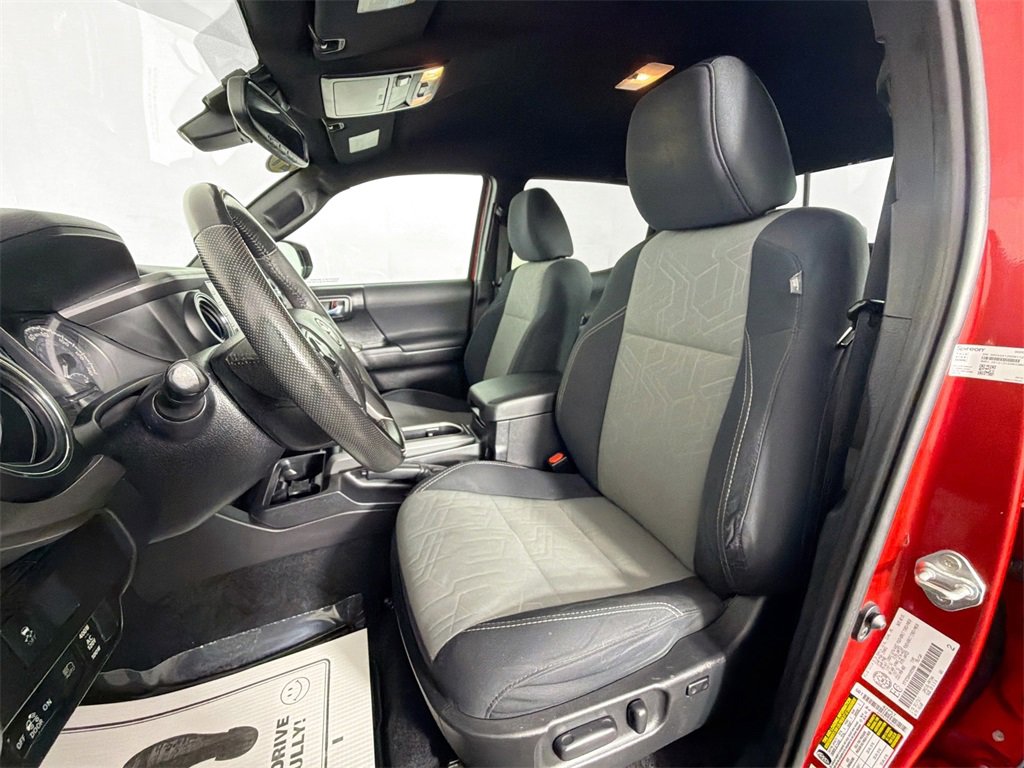 Used 2021 Toyota Tacoma TRD Sport image 19