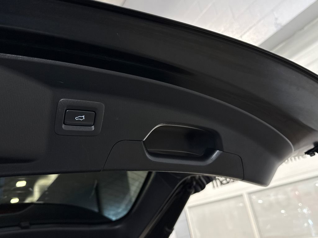 Certified 2023 MAZDA CX-9 Touring image 13